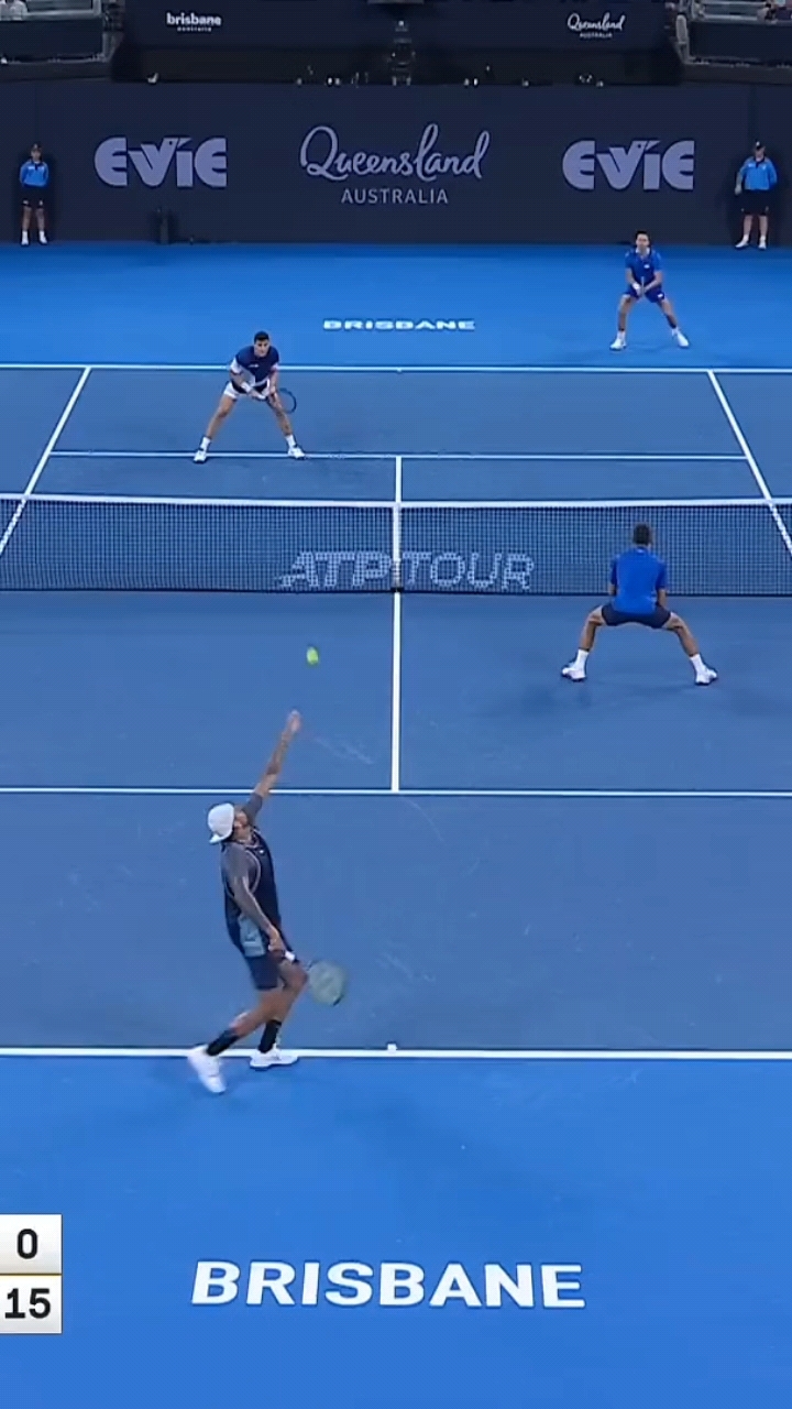 西班牙网球队血洗意大利网球队,克耶高斯统治全场的简单介绍 西班牙网球队血洗意大利网球队,克耶高斯统治全场的简单介绍