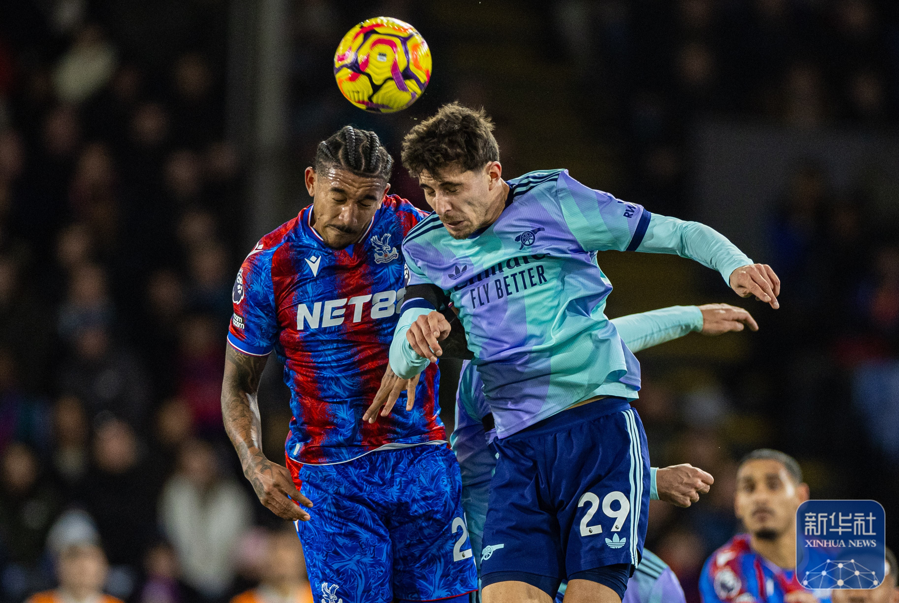 包含阿森纳中场大将因伤缺席下一场战役，球队团结备战的词条