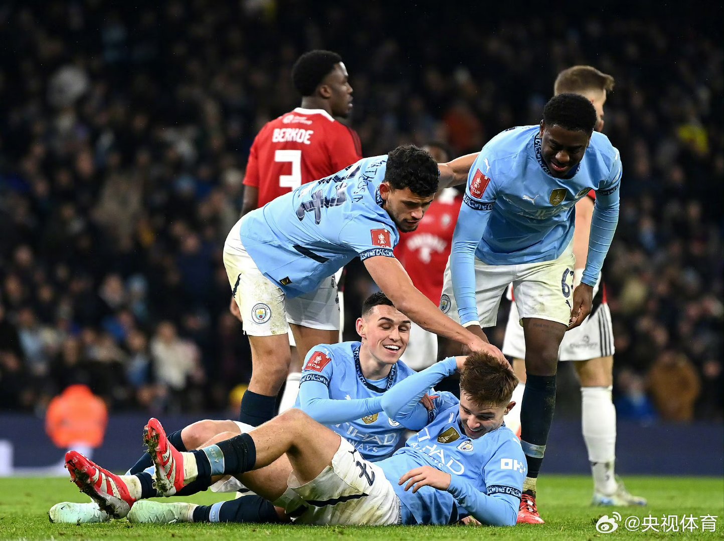 关于曼城主场平局，争冠形势岌岌可危的信息