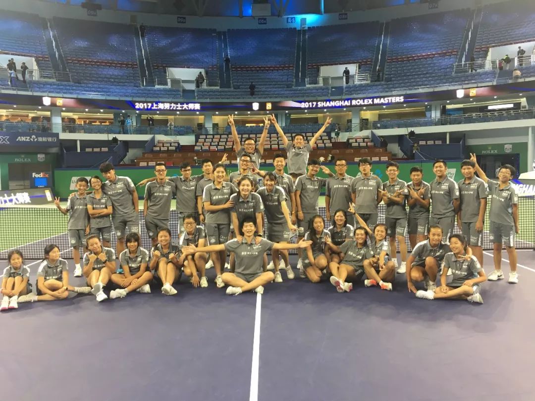 英国网球队碾压世界网球队，克耶高斯统治全场的简单介绍