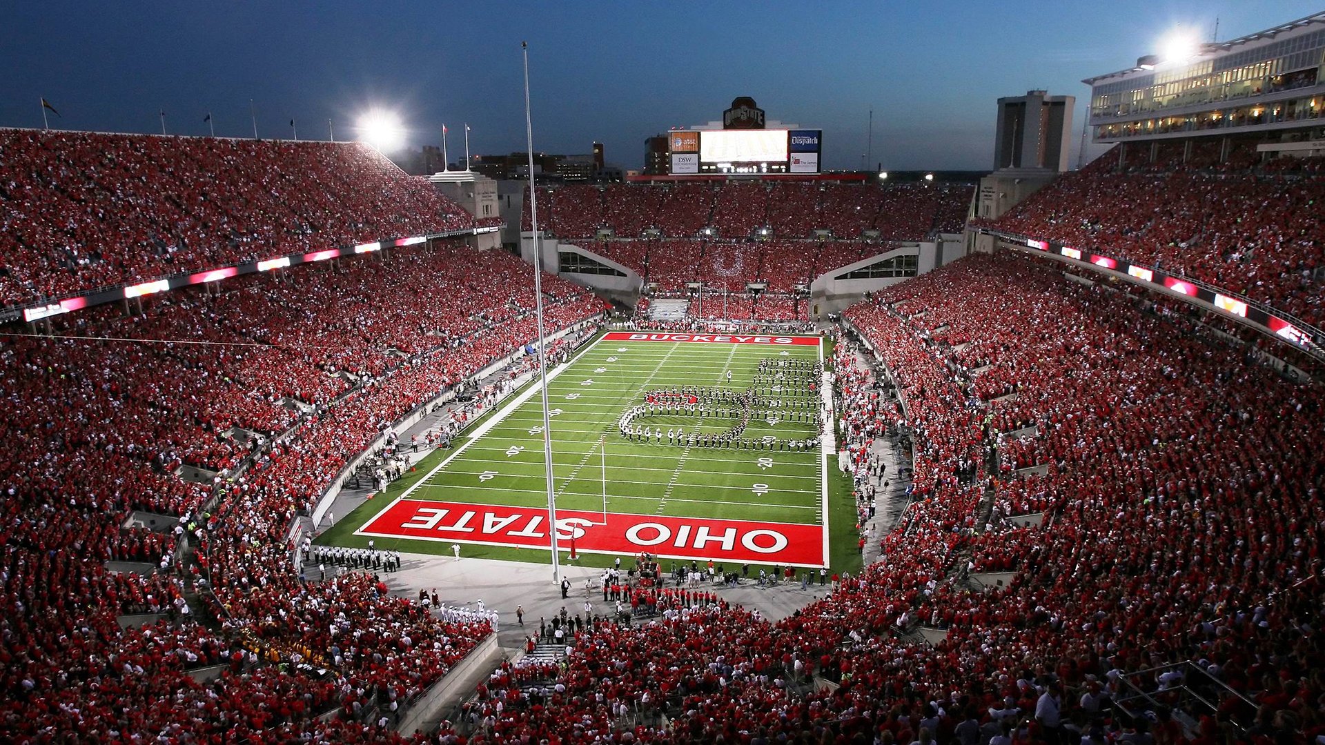 当鹈鹕终结广东王朝，欧文在欧冠接管比赛，体育世界里的唯一性时刻